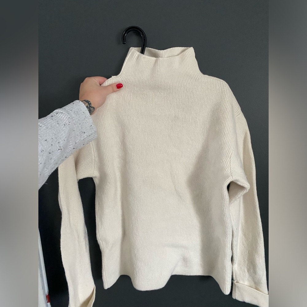 Wool sweater M/L